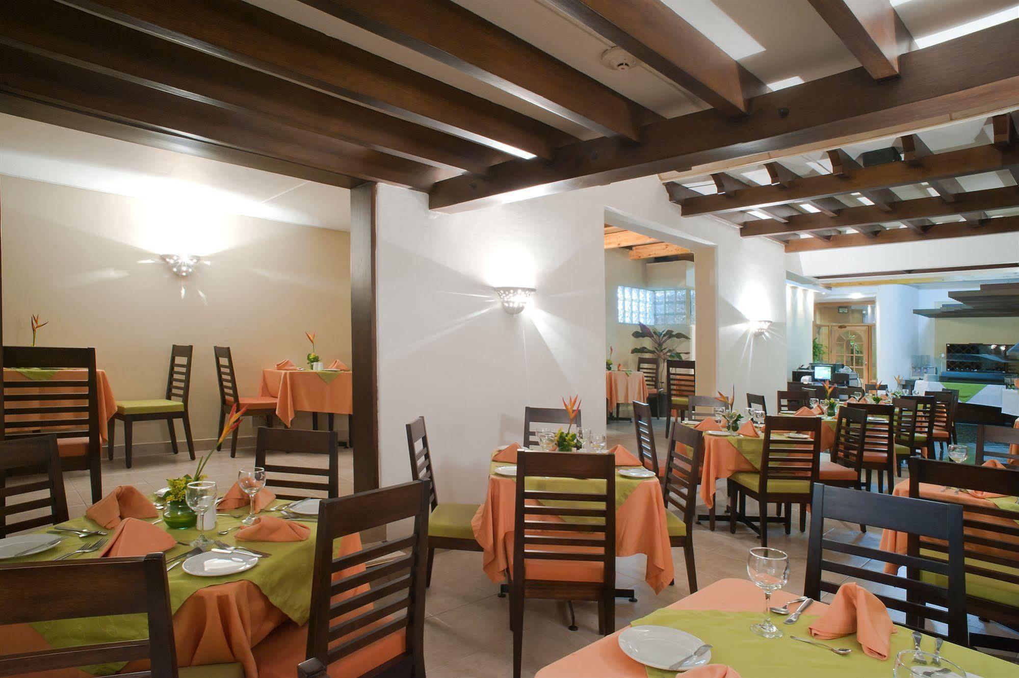 Hotel Dann Norte Bogotá Restaurant photo
